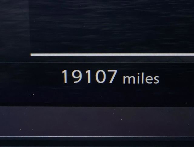 Used 2024 Nissan Rogue Platinum image 32