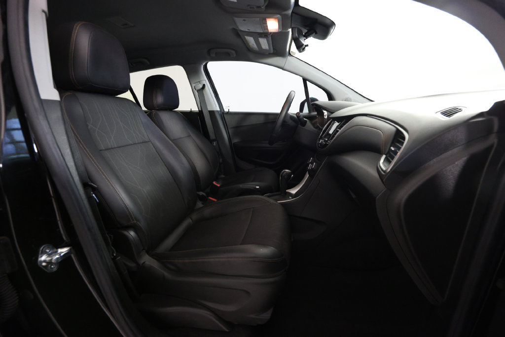 Used 2019 Chevrolet Trax LT w/ LT Convenience Package FWD image 10