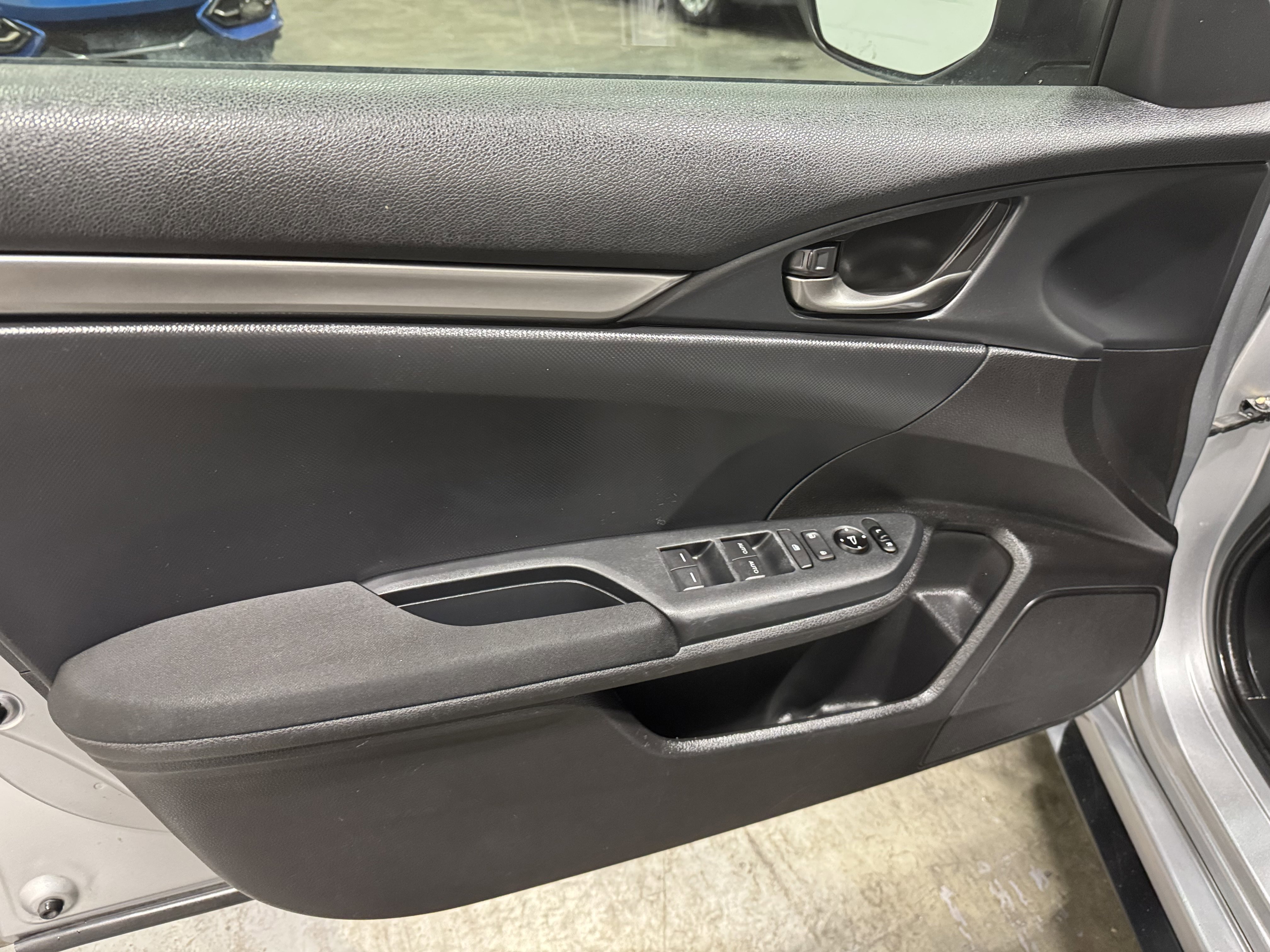 Used 2018 Honda Civic Sport image 22