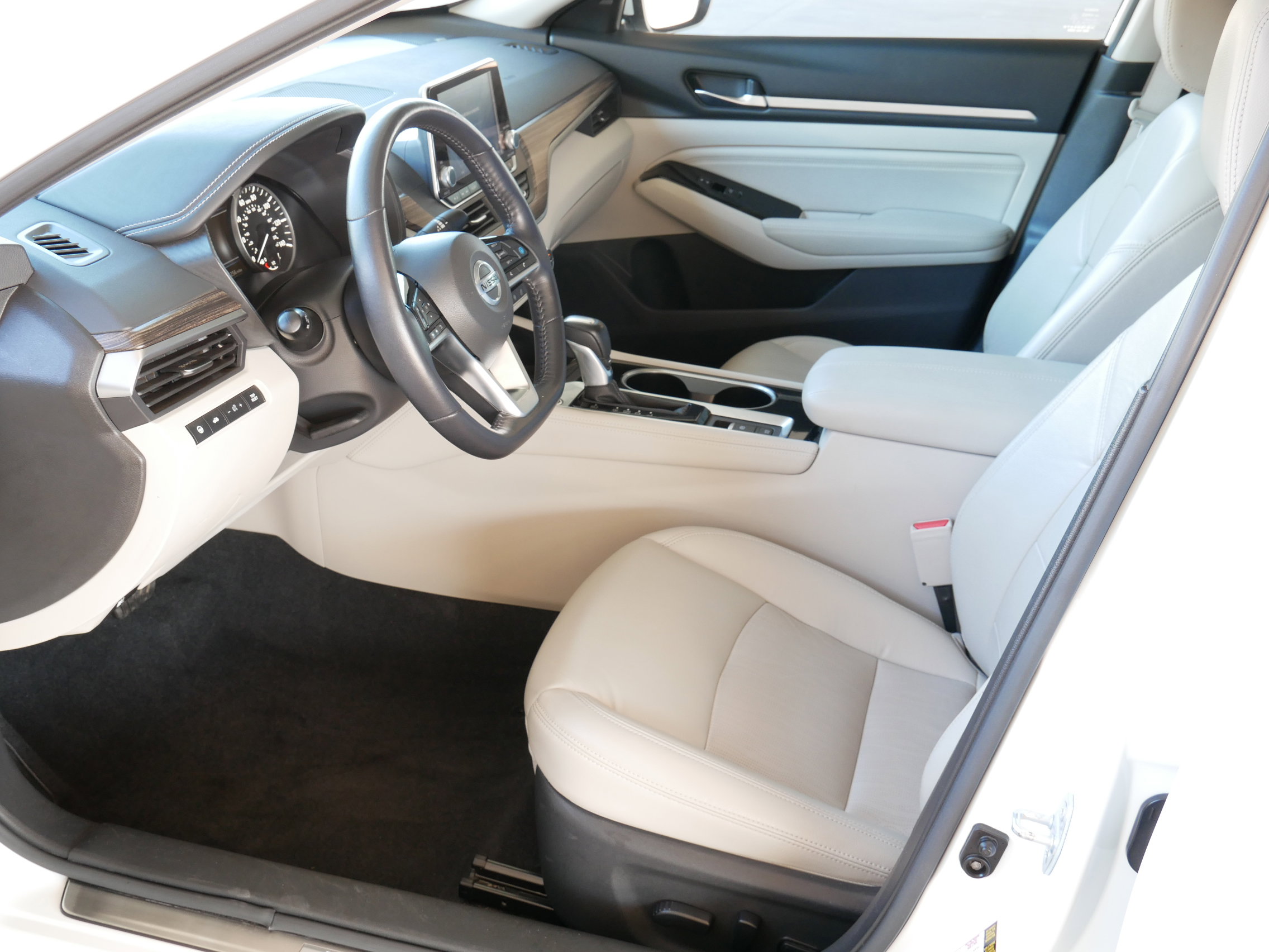 Used 2021 Nissan Altima 2.5 Platinum image 4