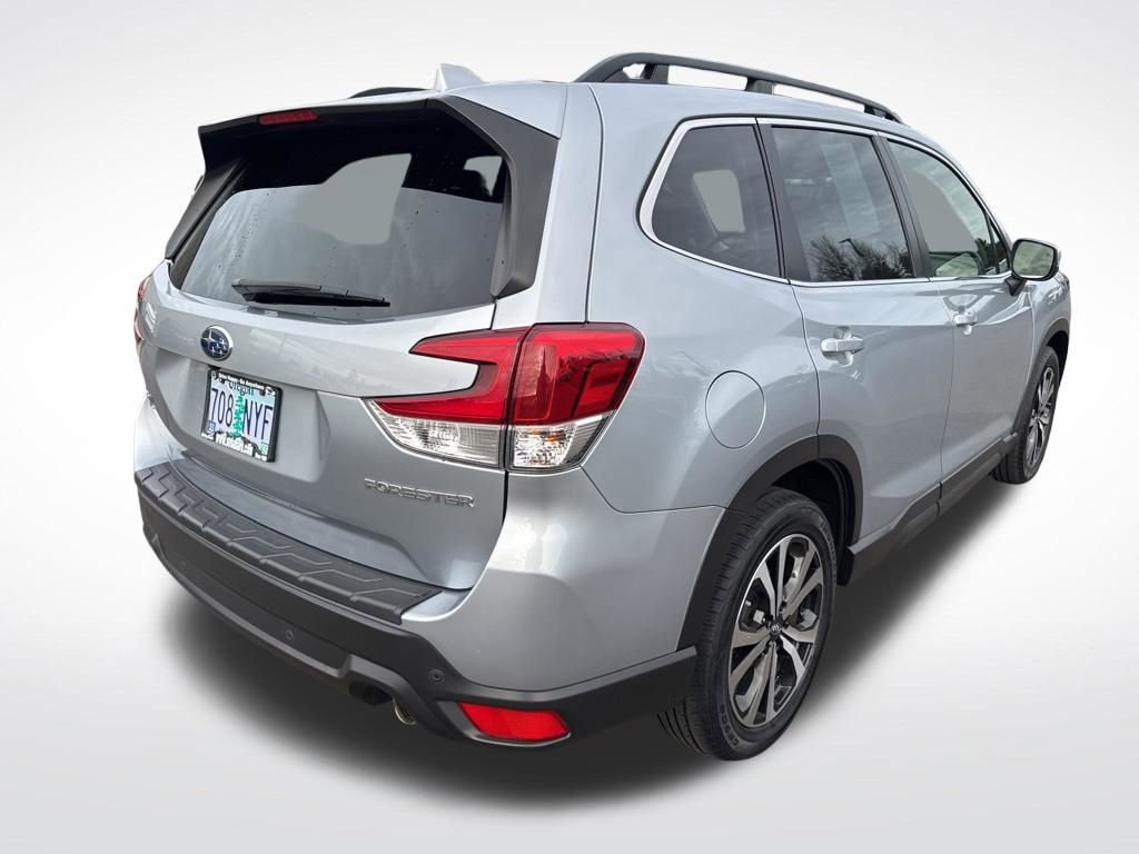Used 2022 Subaru Forester Limited image 7
