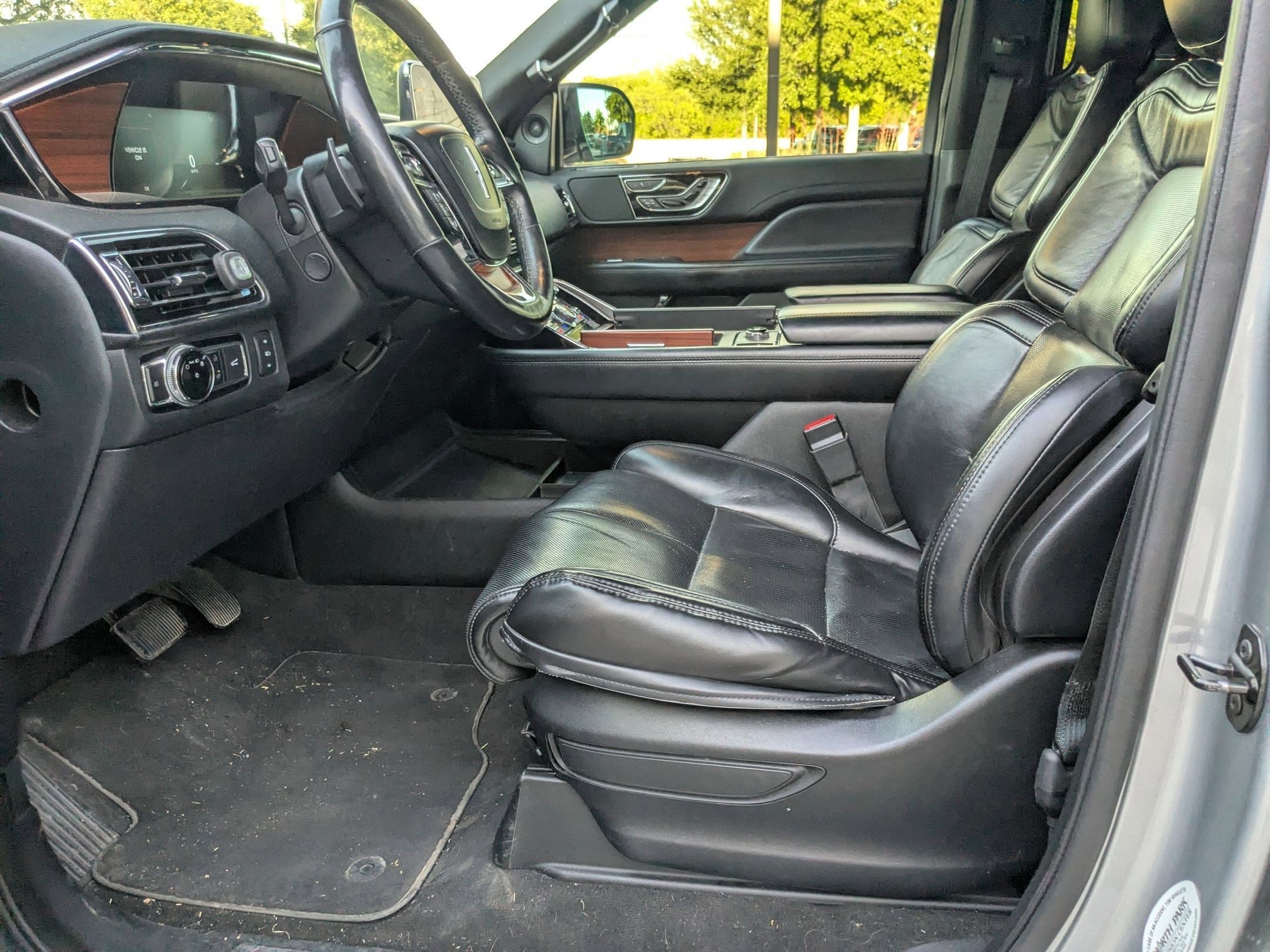 Used 2020 Lincoln Navigator L Reserve RWD image 9