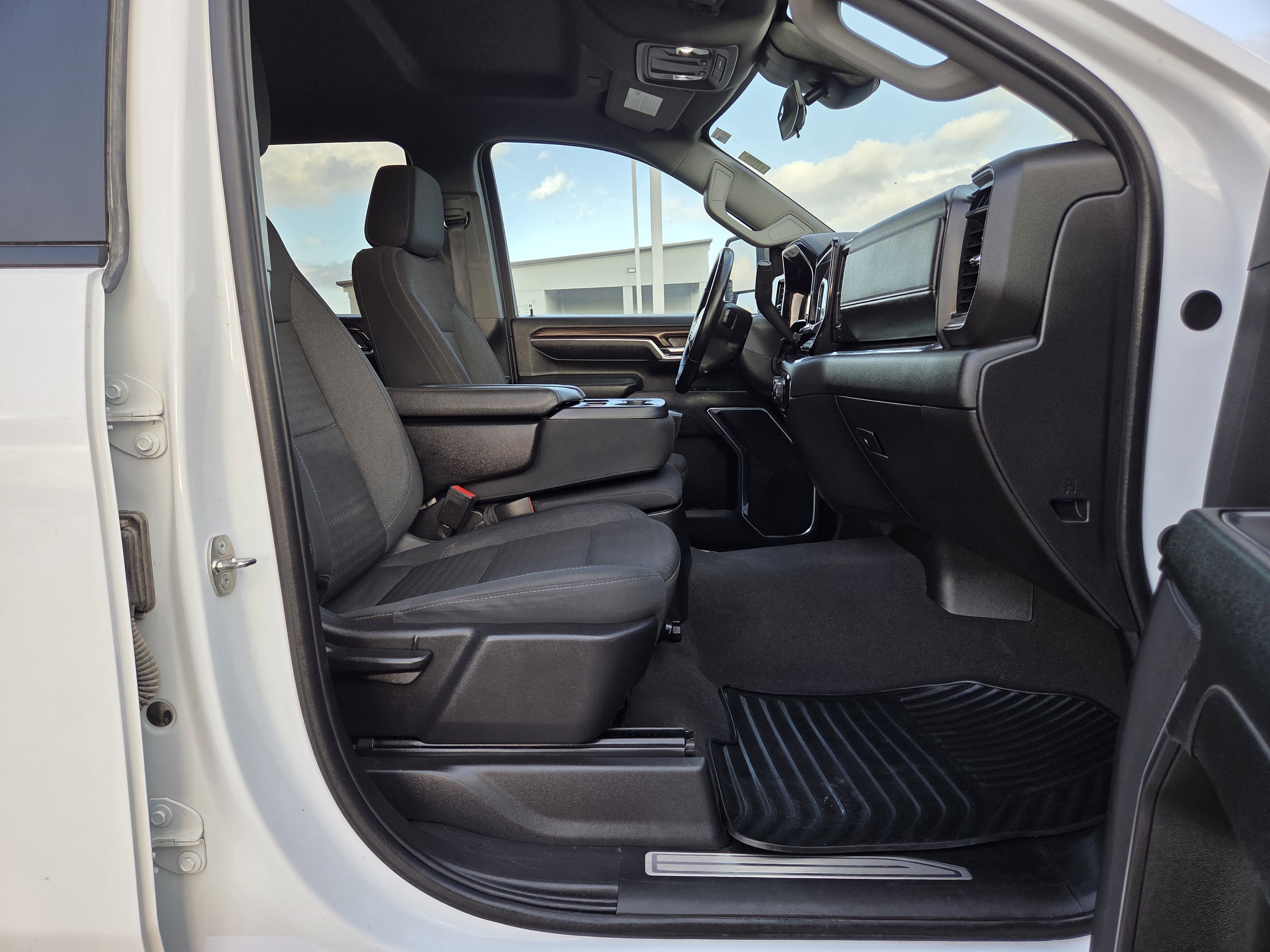 Used 2024 Chevrolet Silverado 2500 LT image 20