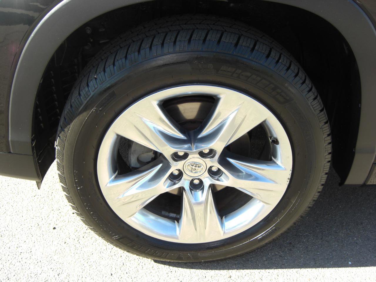 Used 2014 Toyota Highlander Limited FWD image 4