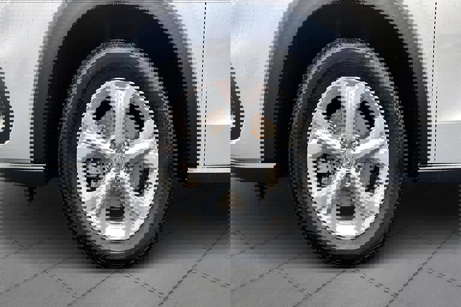 Used 2025 Honda HR-V LX image 10