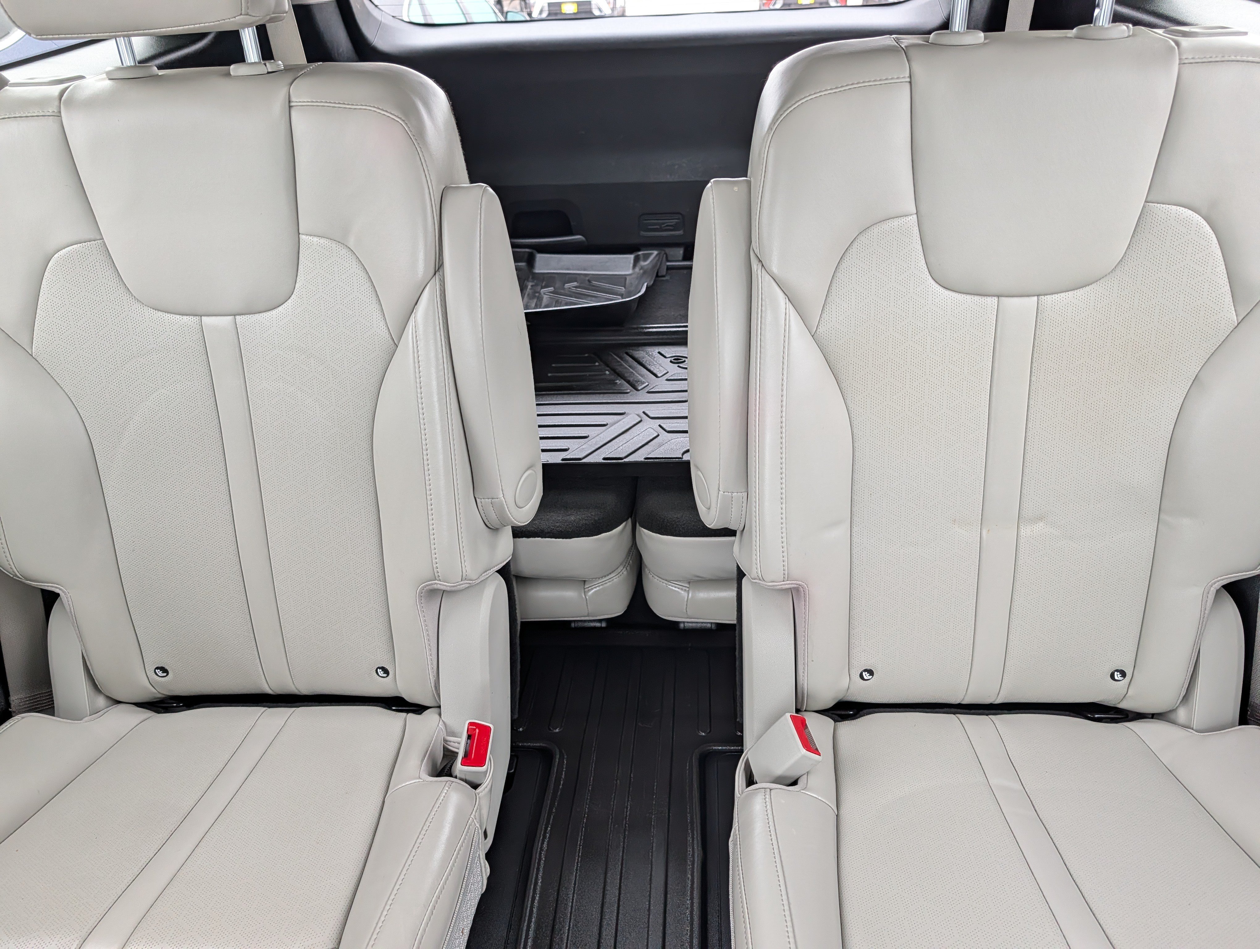 Used 2023 Kia Sorento EX AWD/4WD image 13