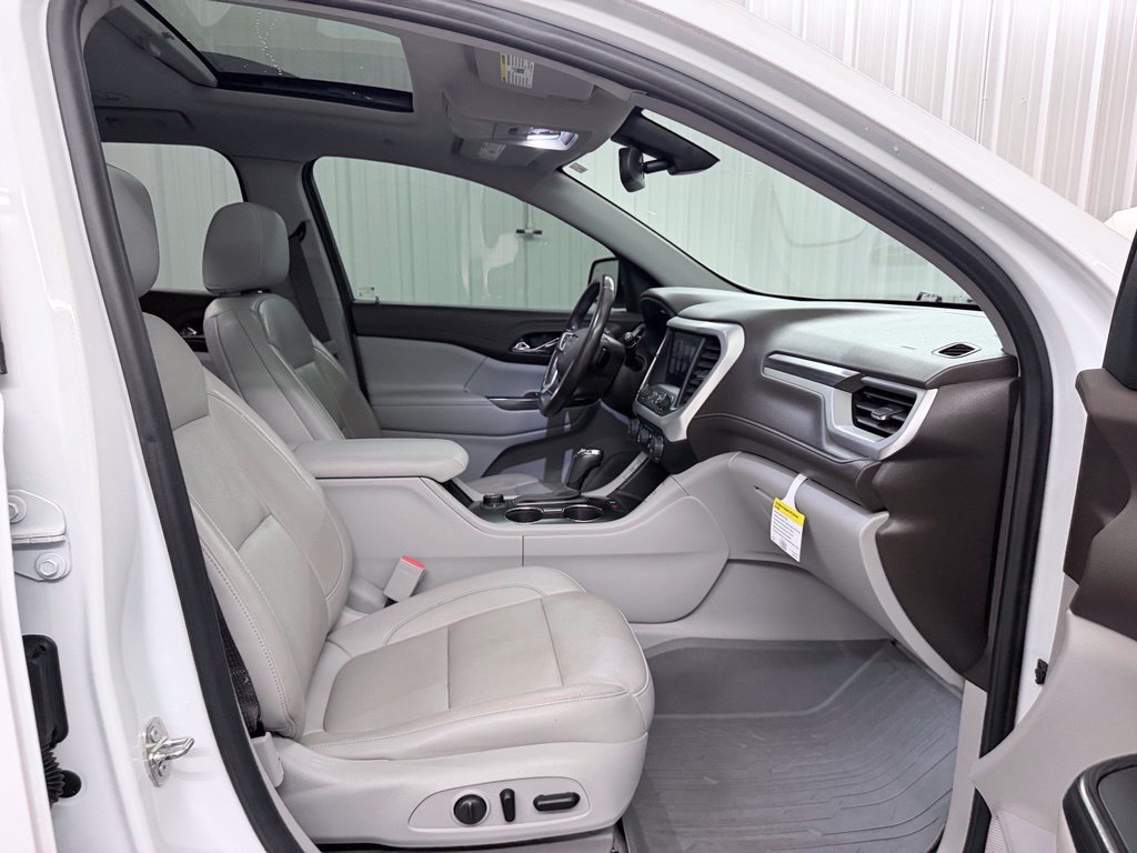 Used 2019 GMC Acadia SLT w/ LPO, Floor Liner Package FWD image 42