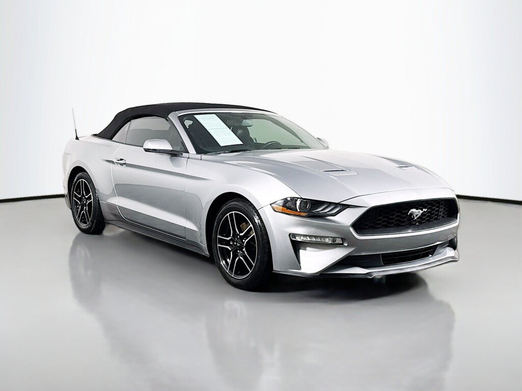 Used 2020 Ford Mustang Premium RWD image 8
