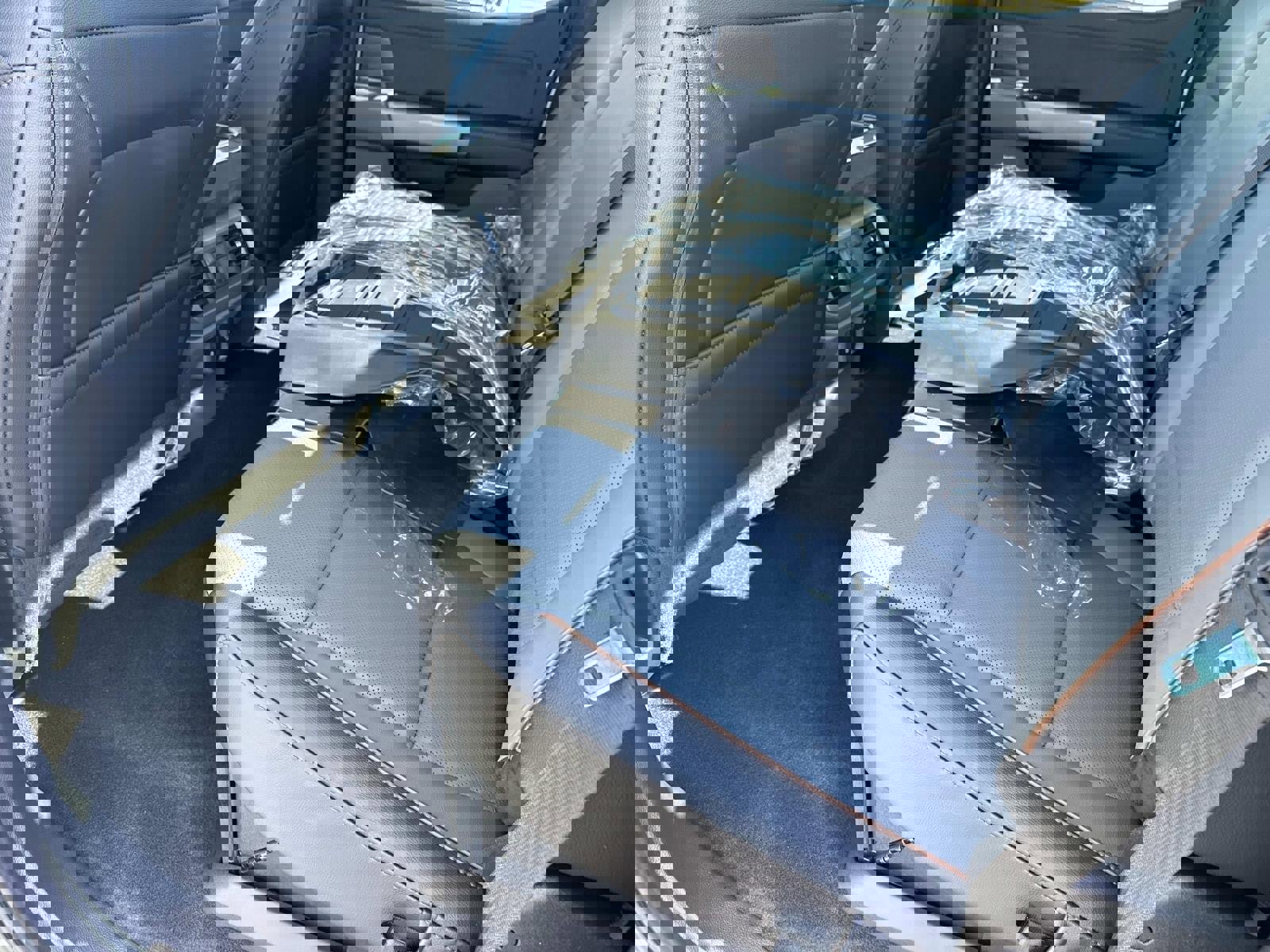 New 2025 Ford F150 Lariat w/ Equipment Group 502A High image 53