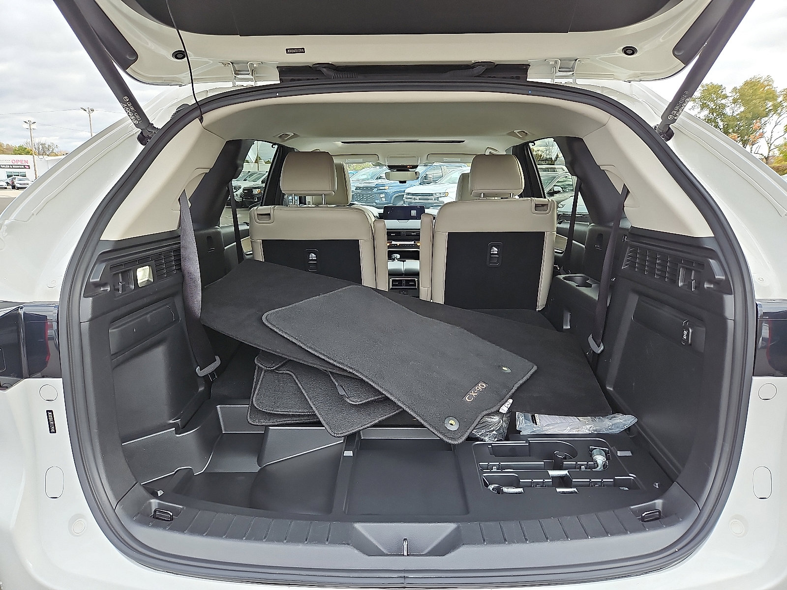 Used 2024 MAZDA CX-90 Plug-In Hybrid w/ Preferred image 29