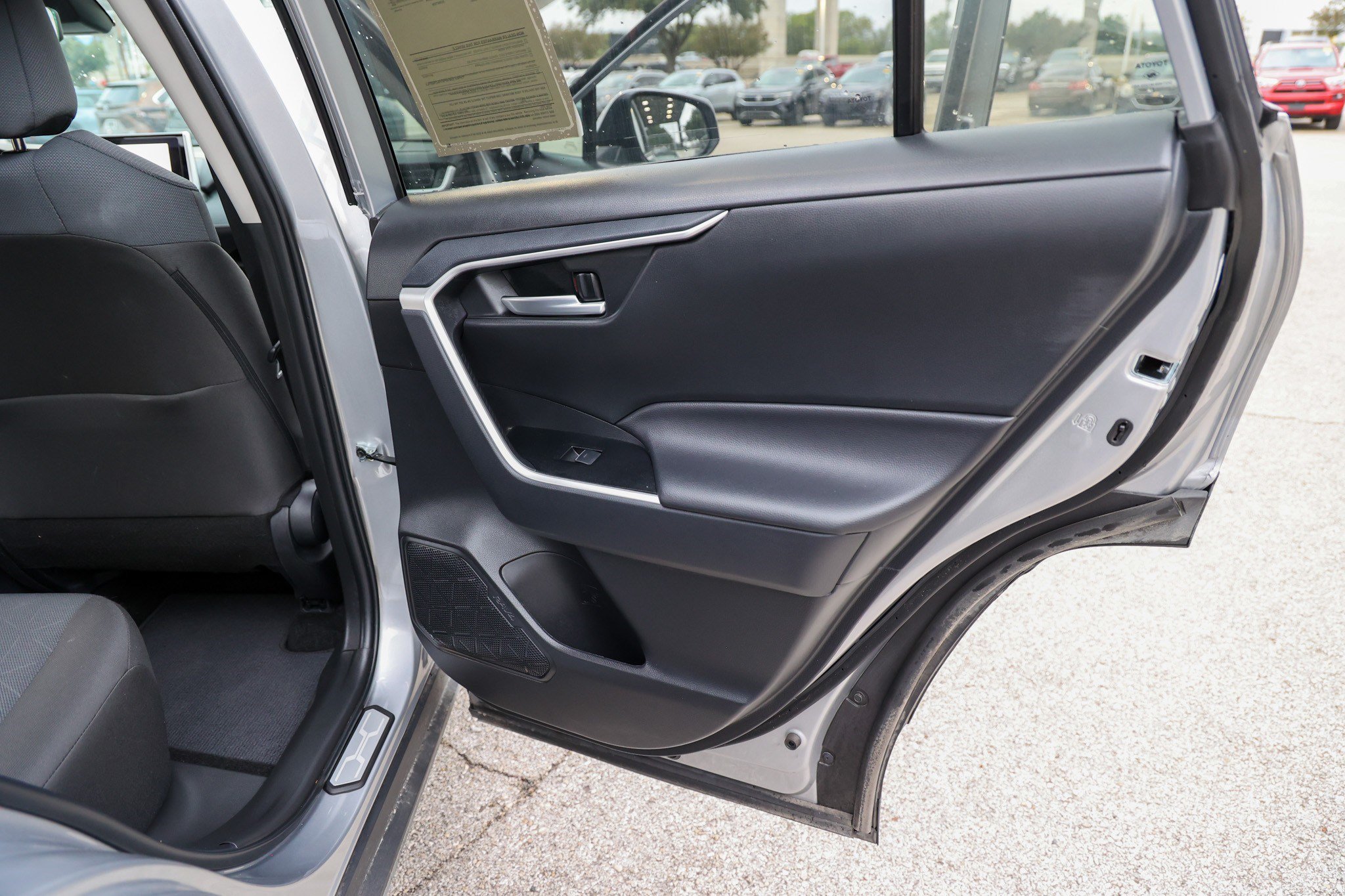 Certified 2025 Toyota RAV4 XLE FWD image 38