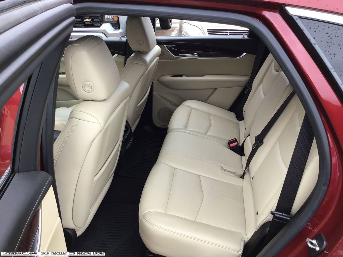 Used 2018 Cadillac XT5 Premium Luxury FWD image 16
