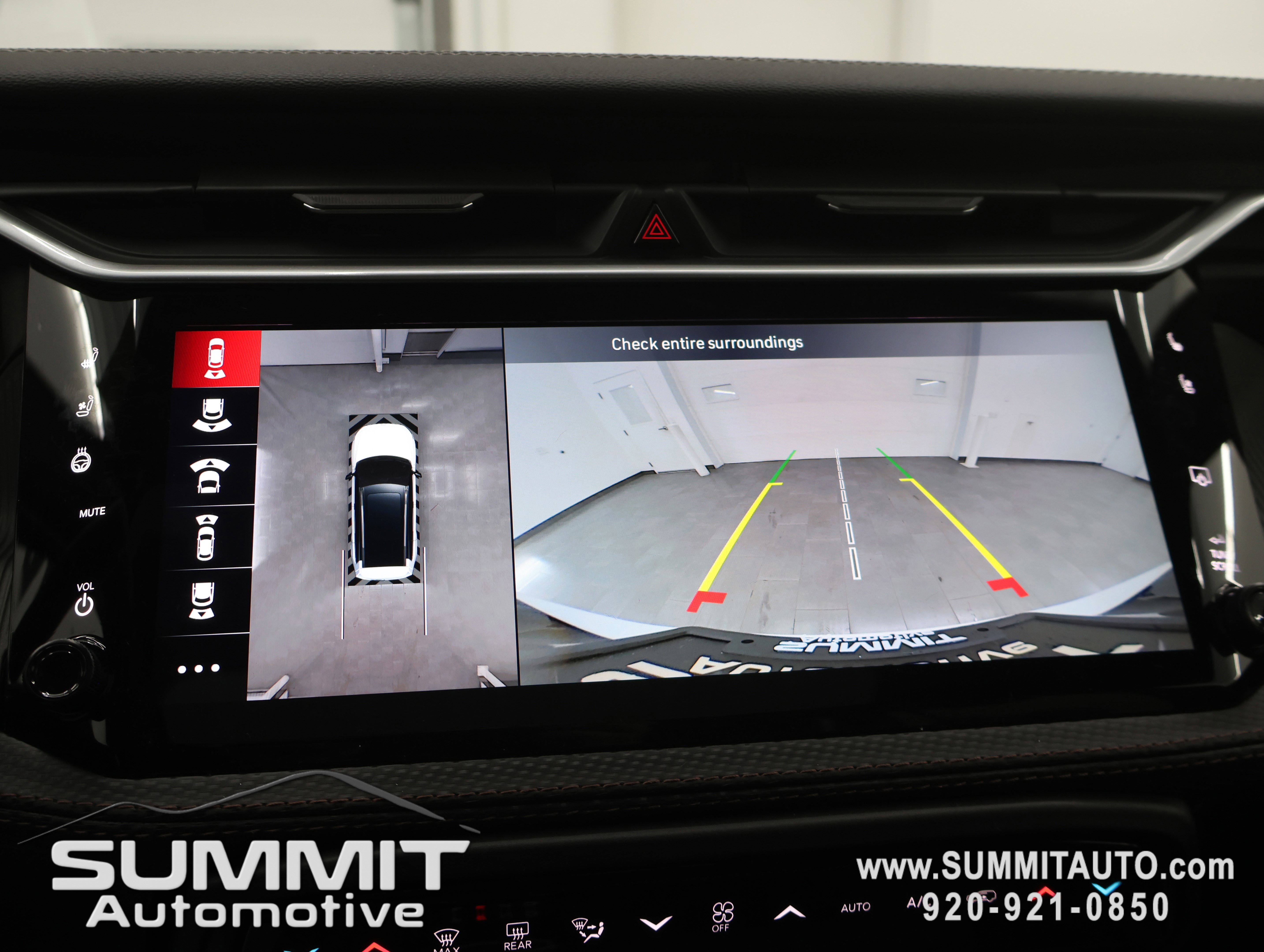 New 2026 Jeep Cherokee Overland image 17