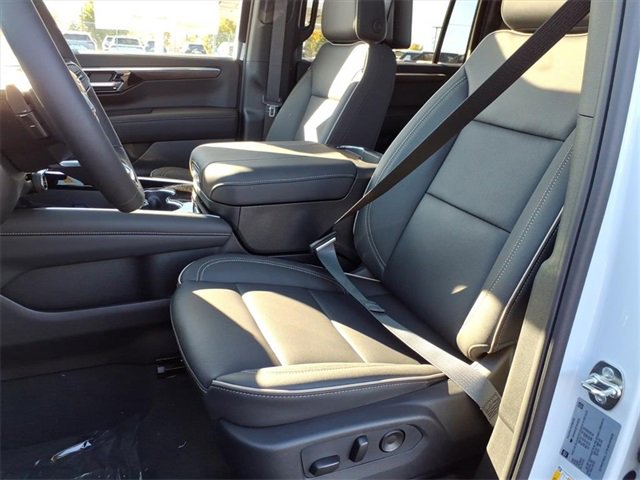 New 2026 Chevrolet Suburban Premier image 6