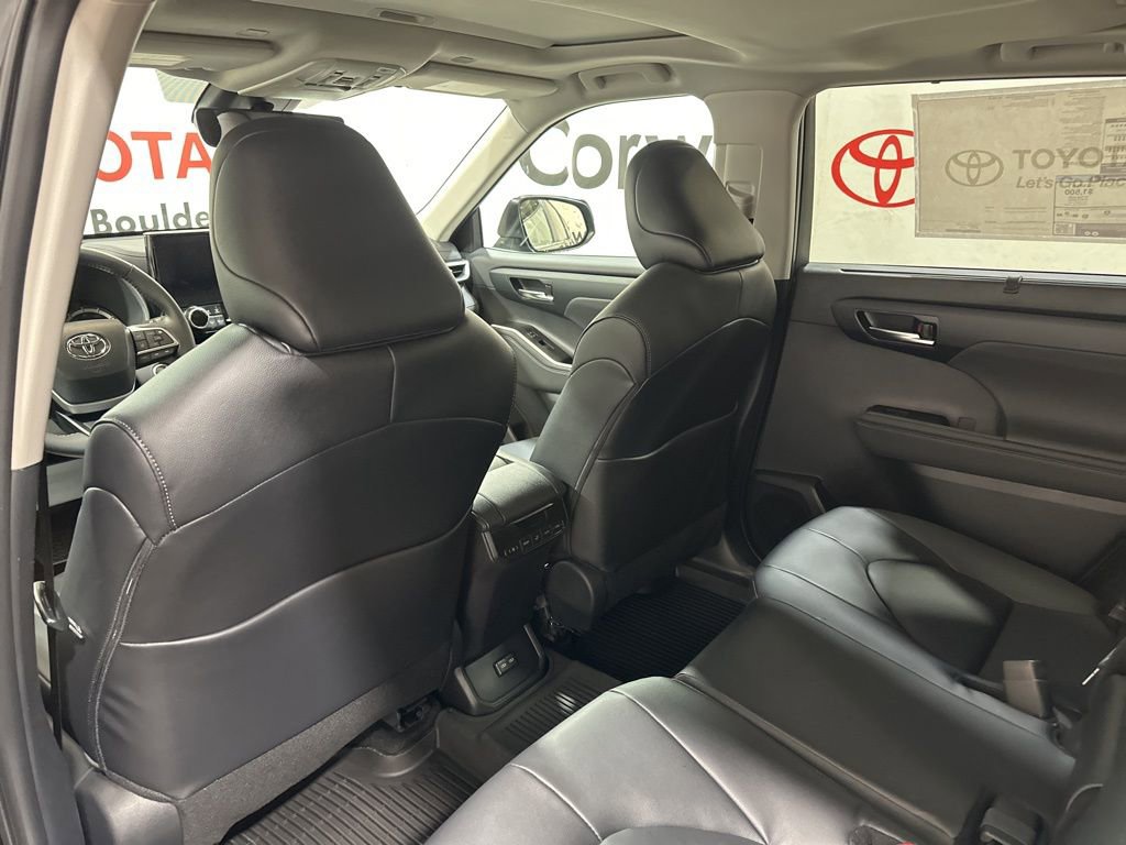 New 2026 Toyota Highlander XLE image 21