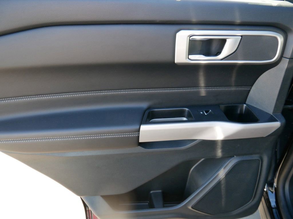 Used 2023 Ford Explorer XLT w/ Equipment Group 202A image 14
