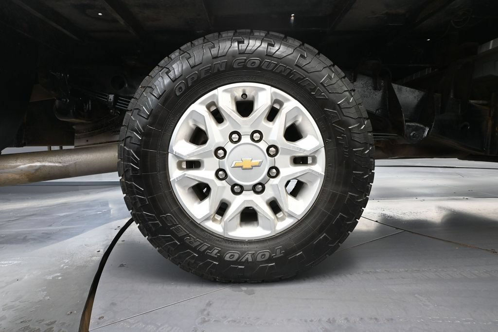 Used 2023 Chevrolet Silverado 2500 LT AWD/4WD image 17