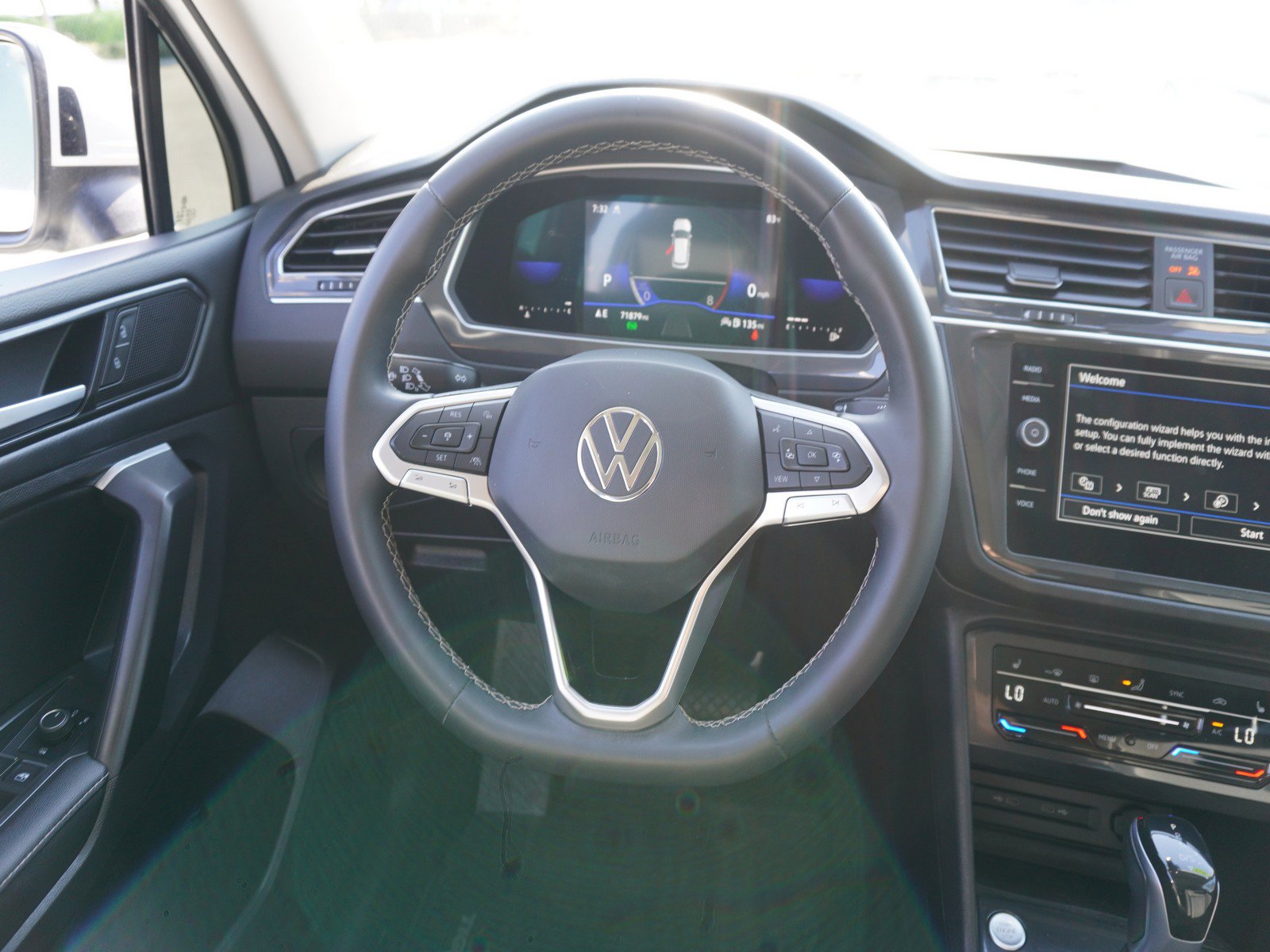 Used 2023 Volkswagen Tiguan SE AWD/4WD image 17