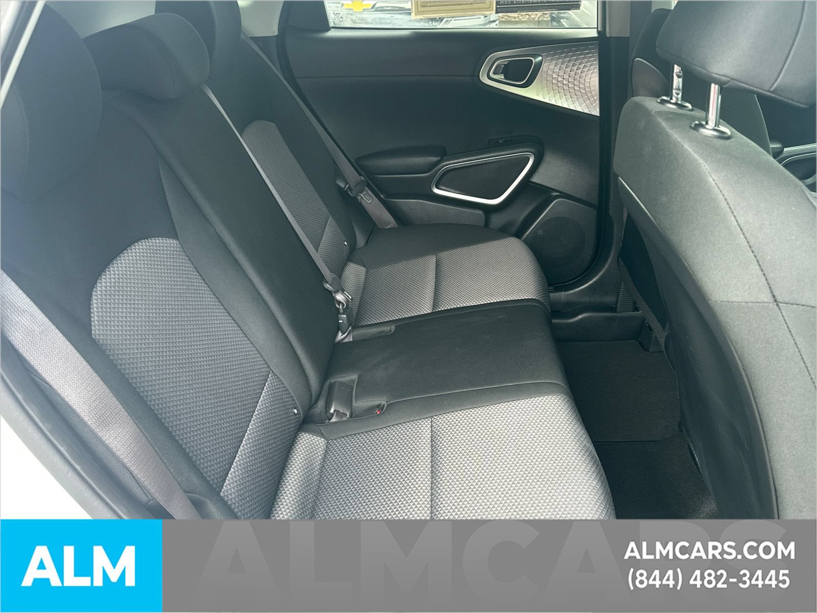 Used 2025 Kia Soul LX w/ LX Technology Package FWD image 17