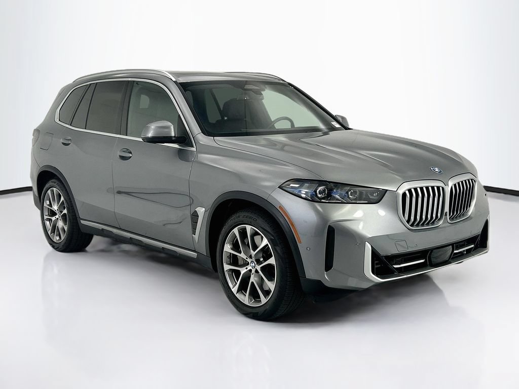 Certified 2026 BMW X5 xDrive50e w/ Climate Comfort Package AWD/4WD image 3