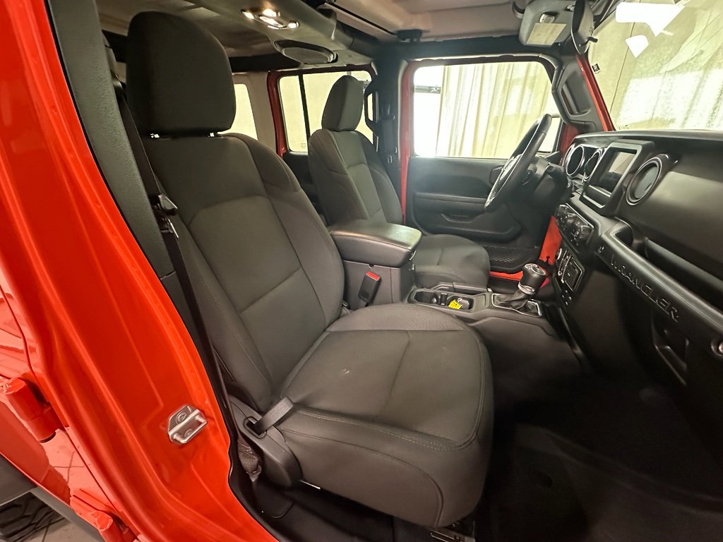 Used 2023 Jeep Wrangler Unlimited w/ Cold Weather Group image 18