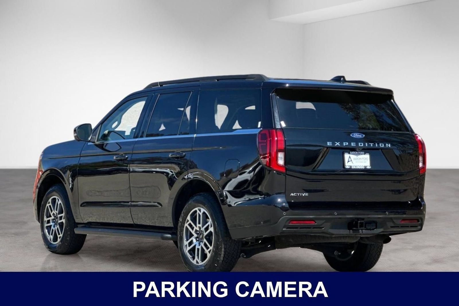 Used 2025 Ford Expedition Active AWD/4WD image 3
