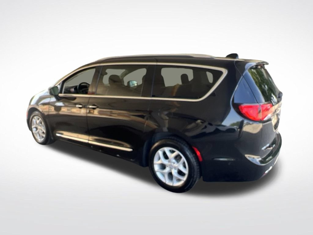 Used 2017 Chrysler Pacifica Touring-L Plus w/ Advanced Safetytec Group FWD image 42