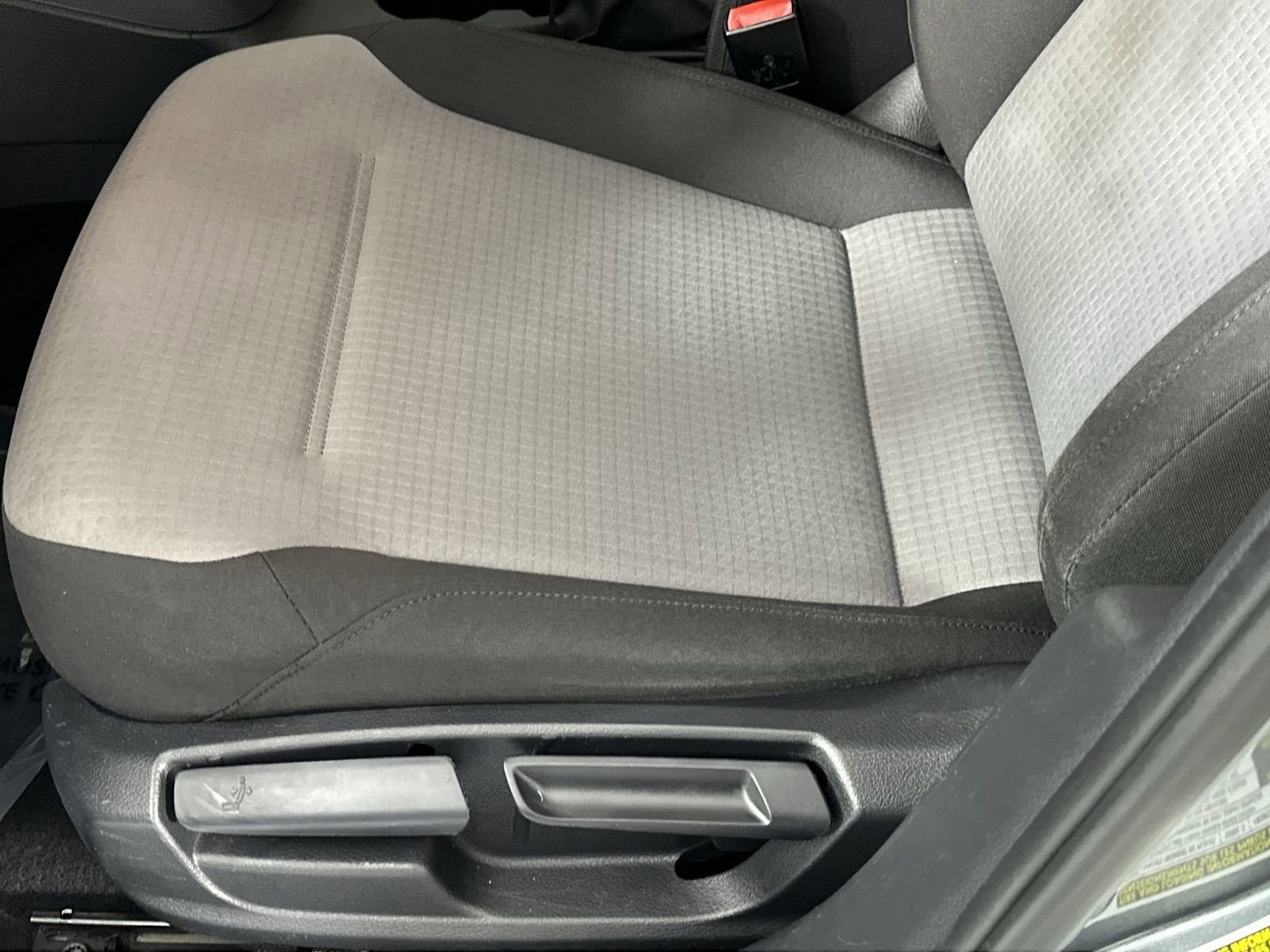 Used 2017 Volkswagen Jetta S image 12