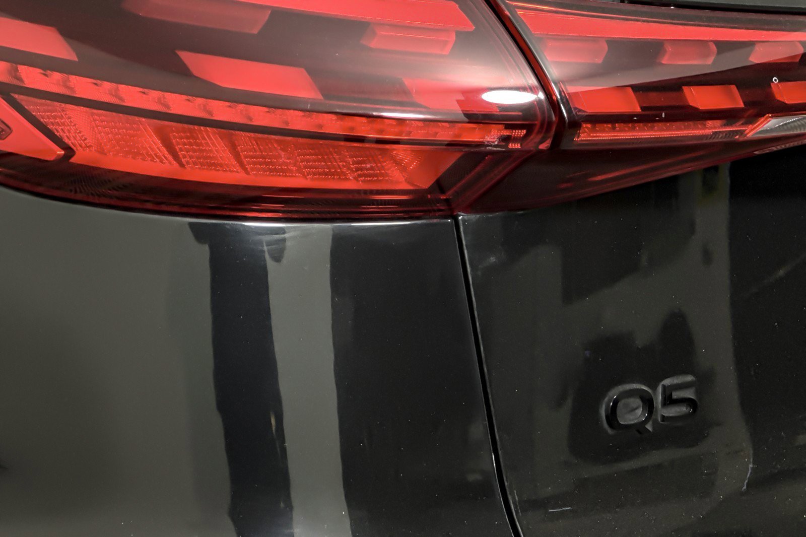 Used 2025 Audi Q5 Premium w/ 19" Wheel Package image 27