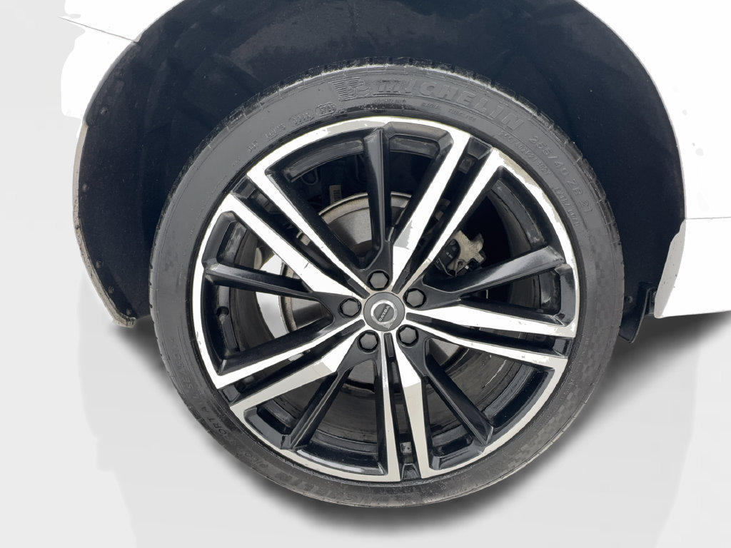 Used 2019 Volvo XC60 T8 R-Design AWD/4WD image 16