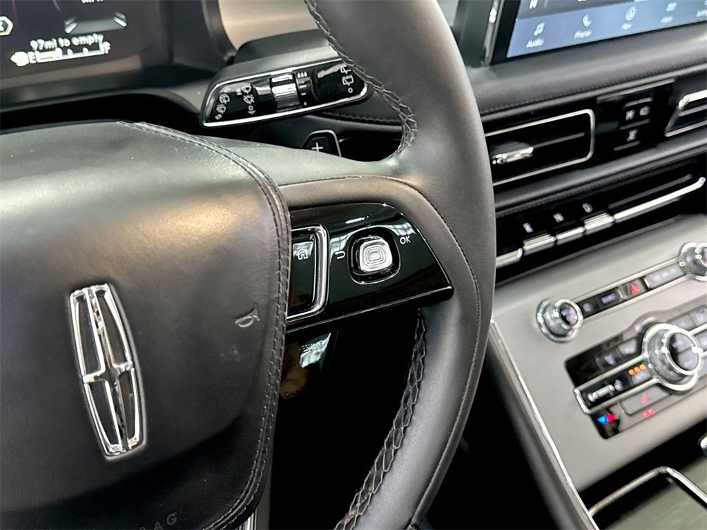 Used 2022 Lincoln Aviator AWD w/ Premium Package image 15