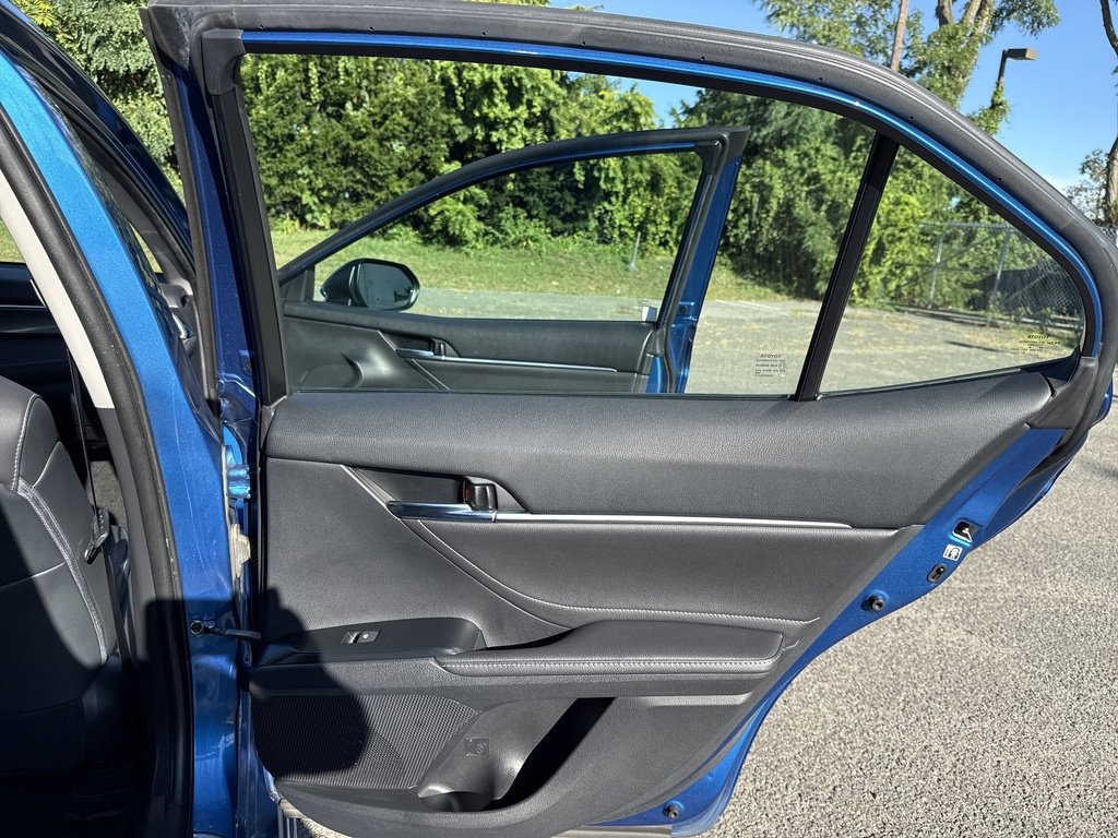 Certified 2018 Toyota Camry XSE image 32