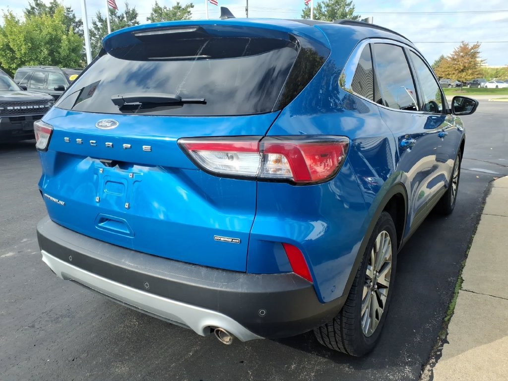 Certified 2021 Ford Escape Titanium AWD/4WD image 4