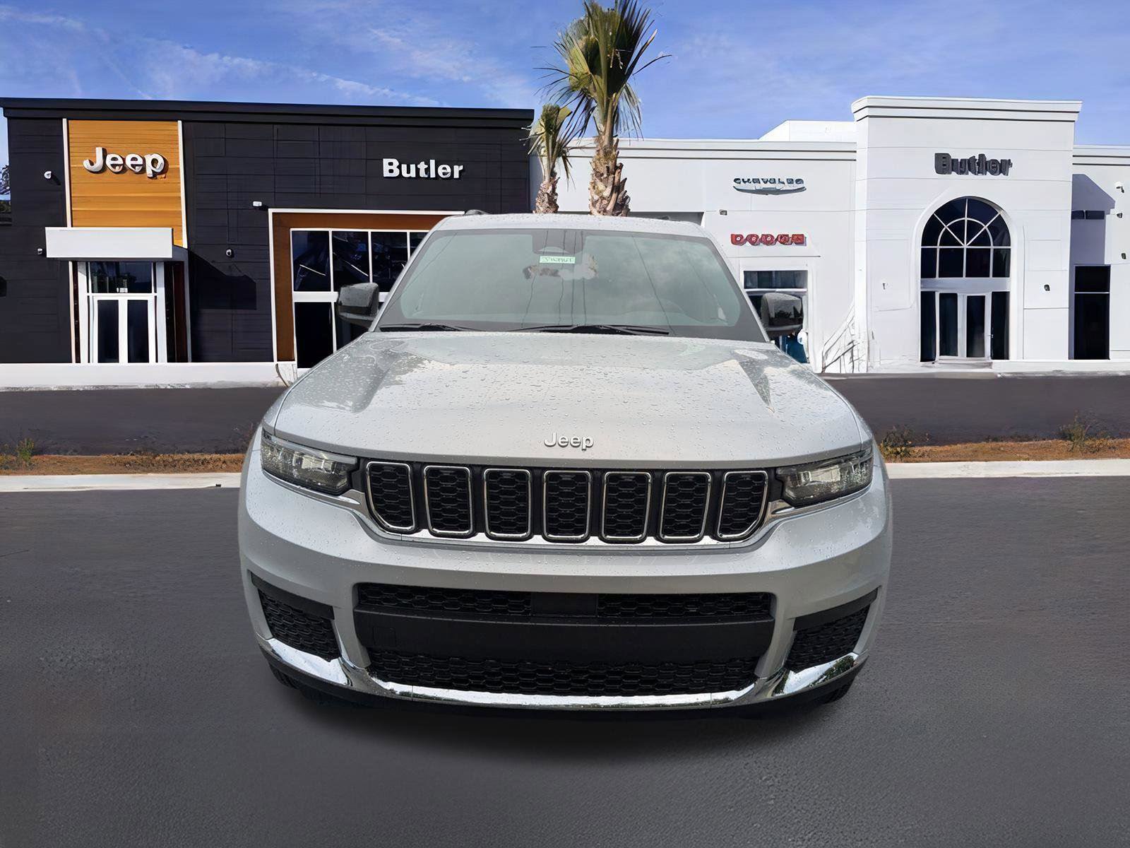 New 2025 Jeep Grand Cherokee L Laredo image 9