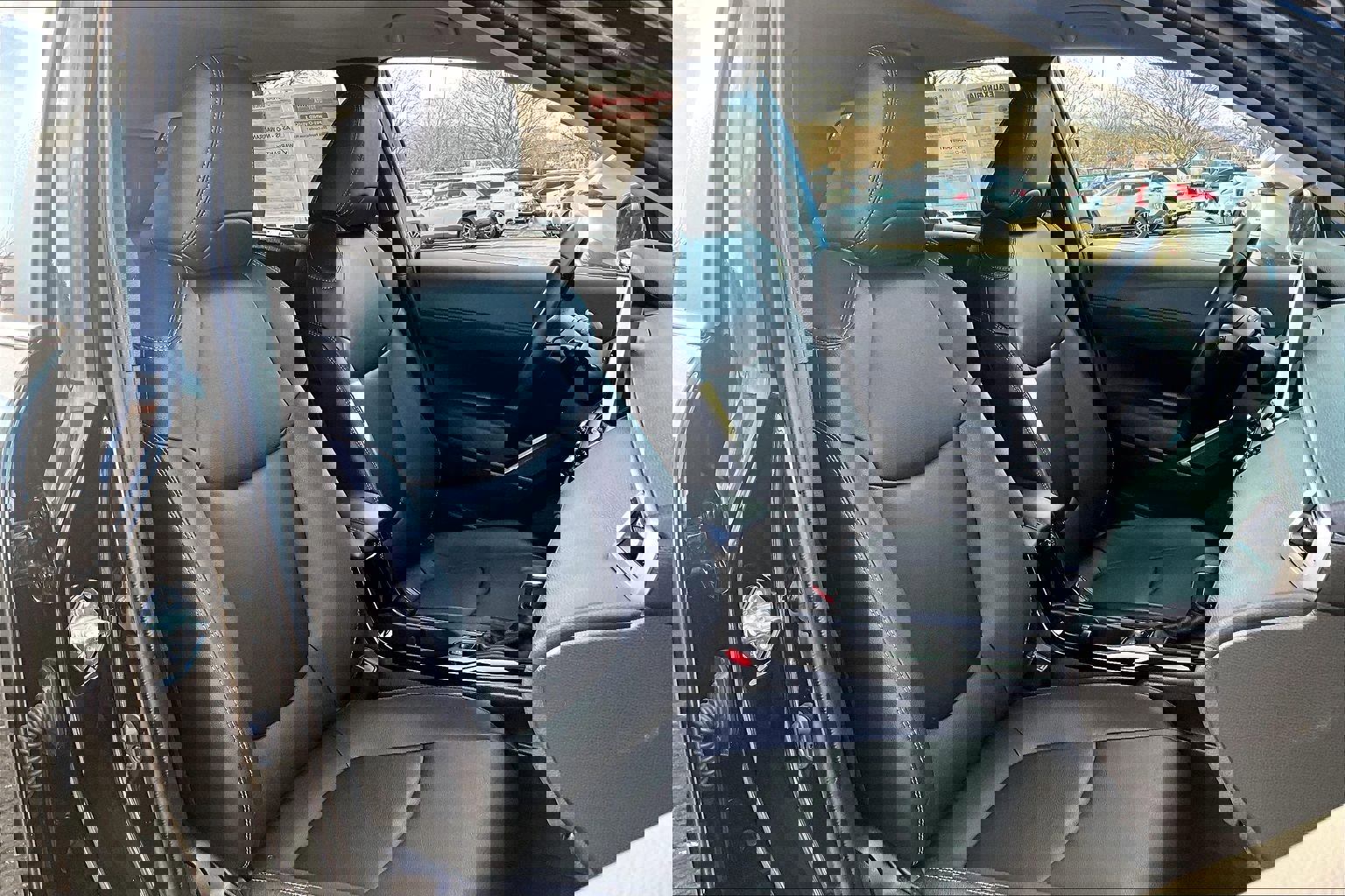 Used 2025 Toyota Corolla Cross XLE image 7