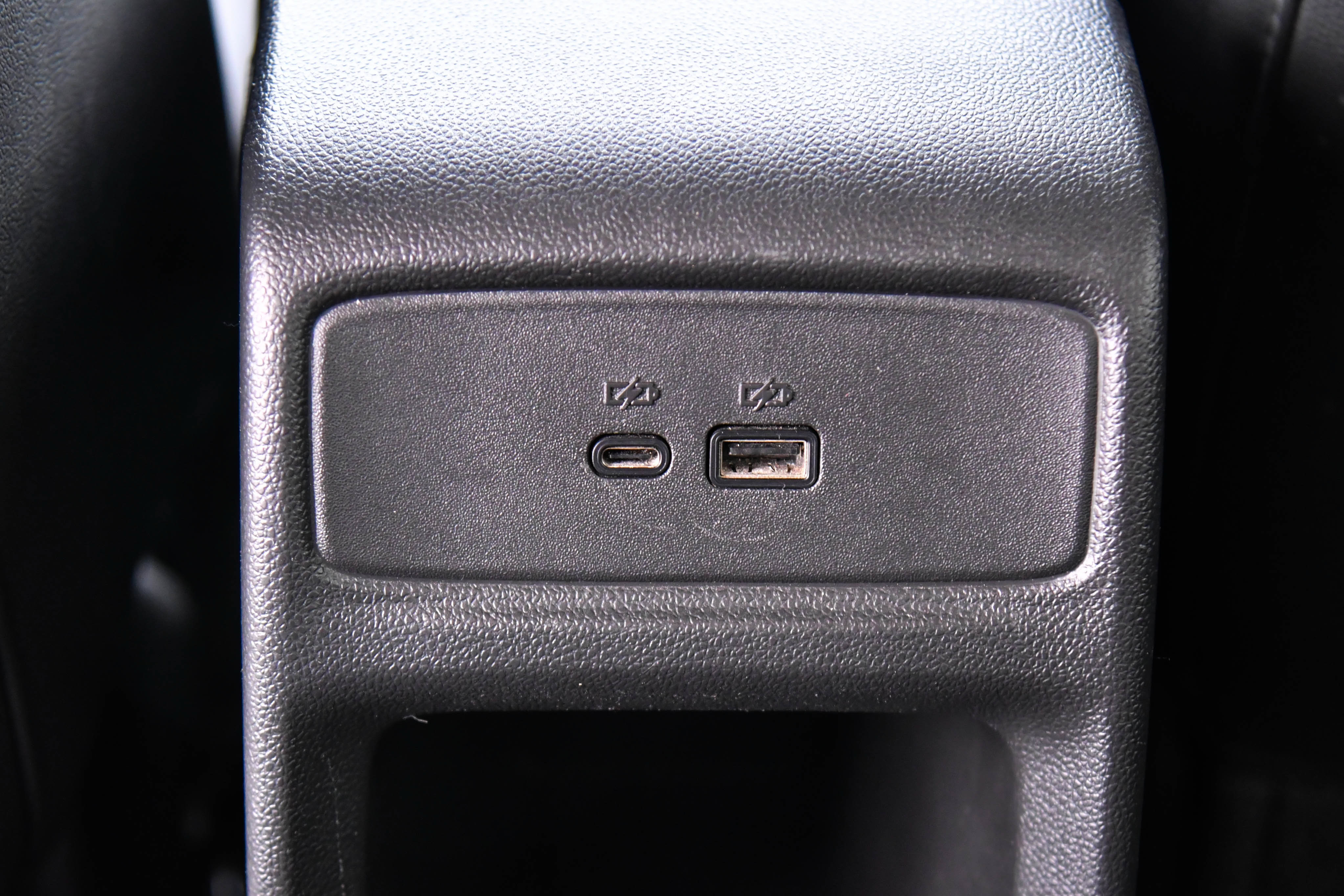 Used 2025 Chevrolet Trax LT FWD image 37