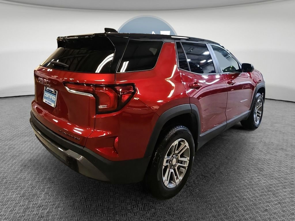Used 2025 GMC Terrain Elevation w/ Technology Package II AWD/4WD image 3