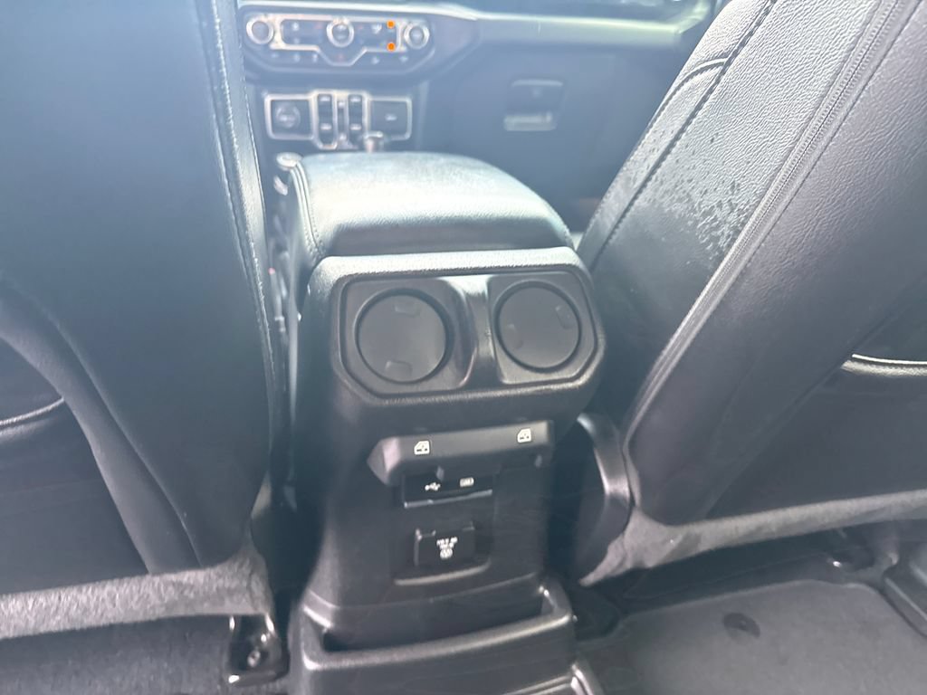 Used 2020 Jeep Wrangler Unlimited Sahara AWD/4WD image 32