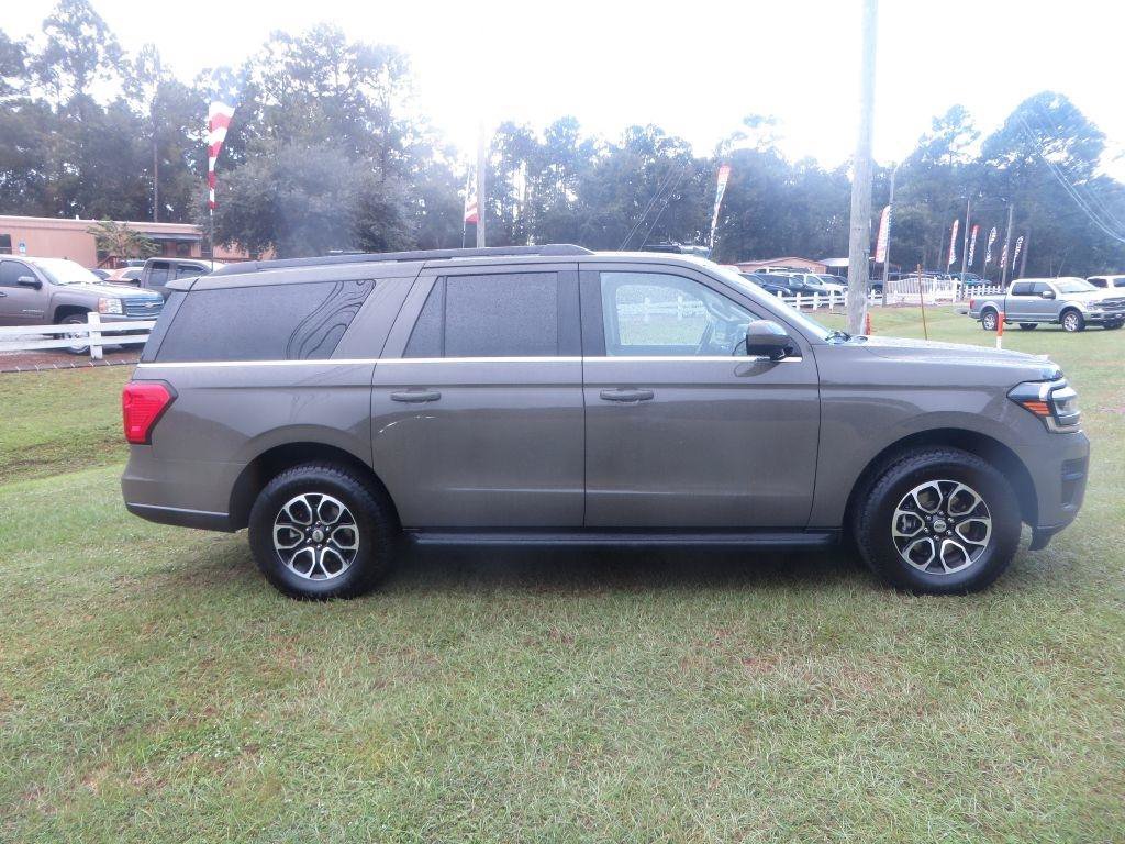 Used 2024 Ford Expedition Max XLT RWD image 5