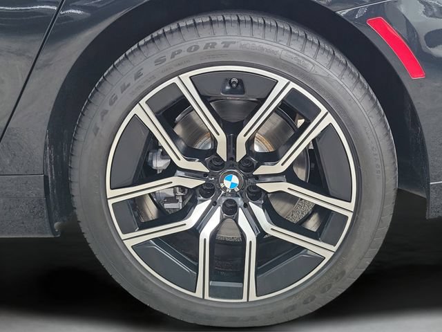 Used 2025 BMW 740i RWD image 12