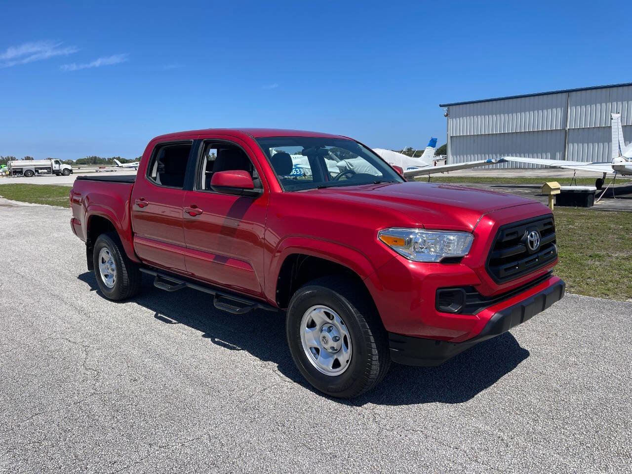 Used 2017 Toyota Tacoma SR RWD image 2