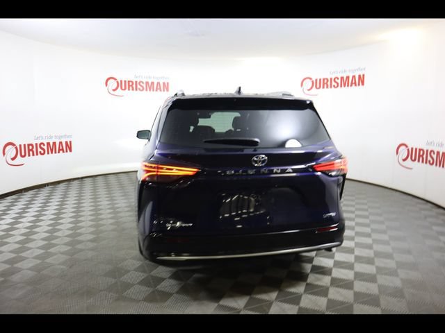 Used 2025 Toyota Sienna Limited AWD/4WD image 21