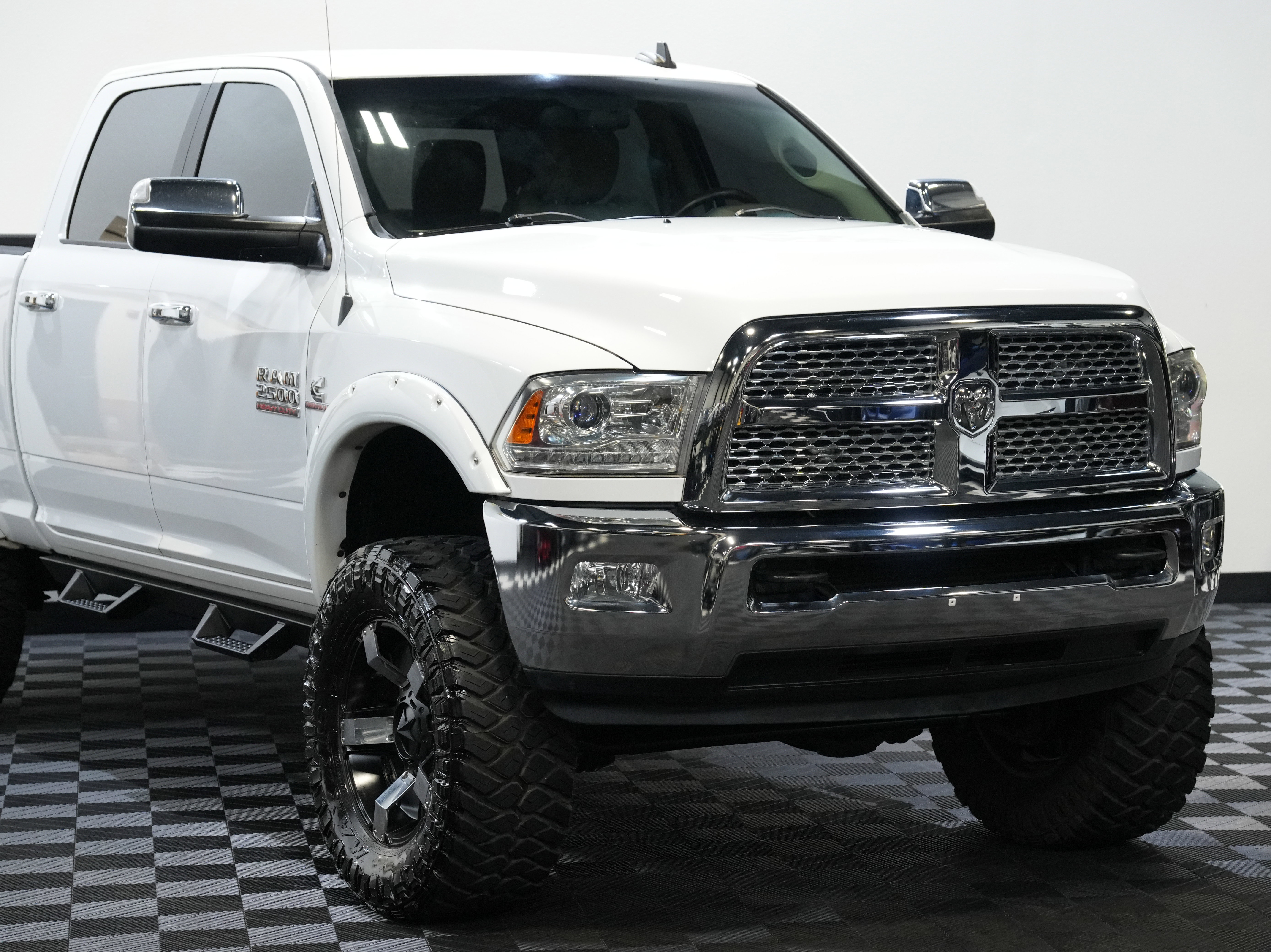 Used 2015 RAM 2500 Laramie w/ Convenience Group image 9