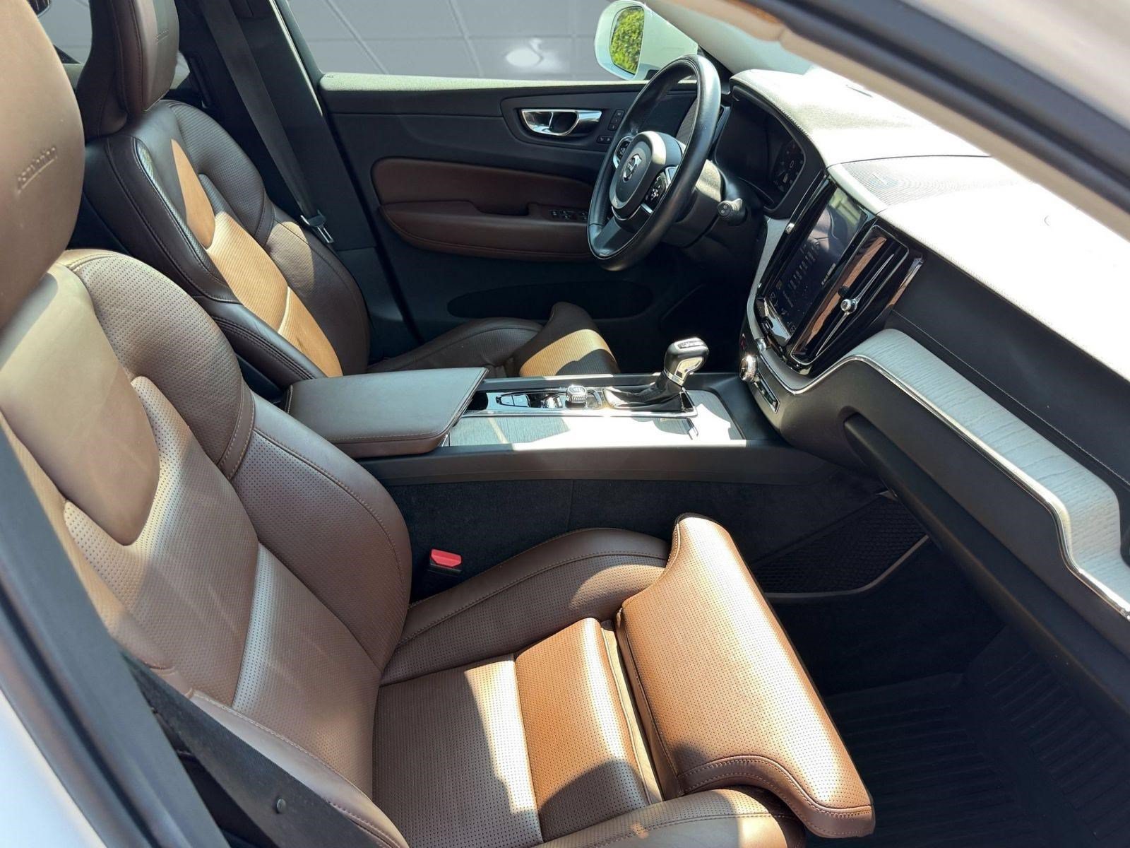 Used 2019 Volvo XC60 T5 Inscription w/ Protection Package Premier FWD image 24