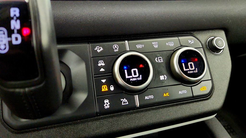 Used 2023 Land Rover Defender 110 X-Dynamic SE AWD/4WD image 19