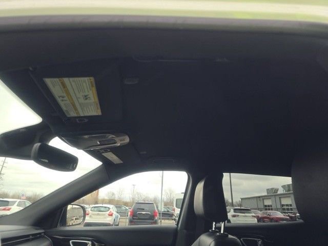 Used 2025 Jeep Compass Trailhawk image 19