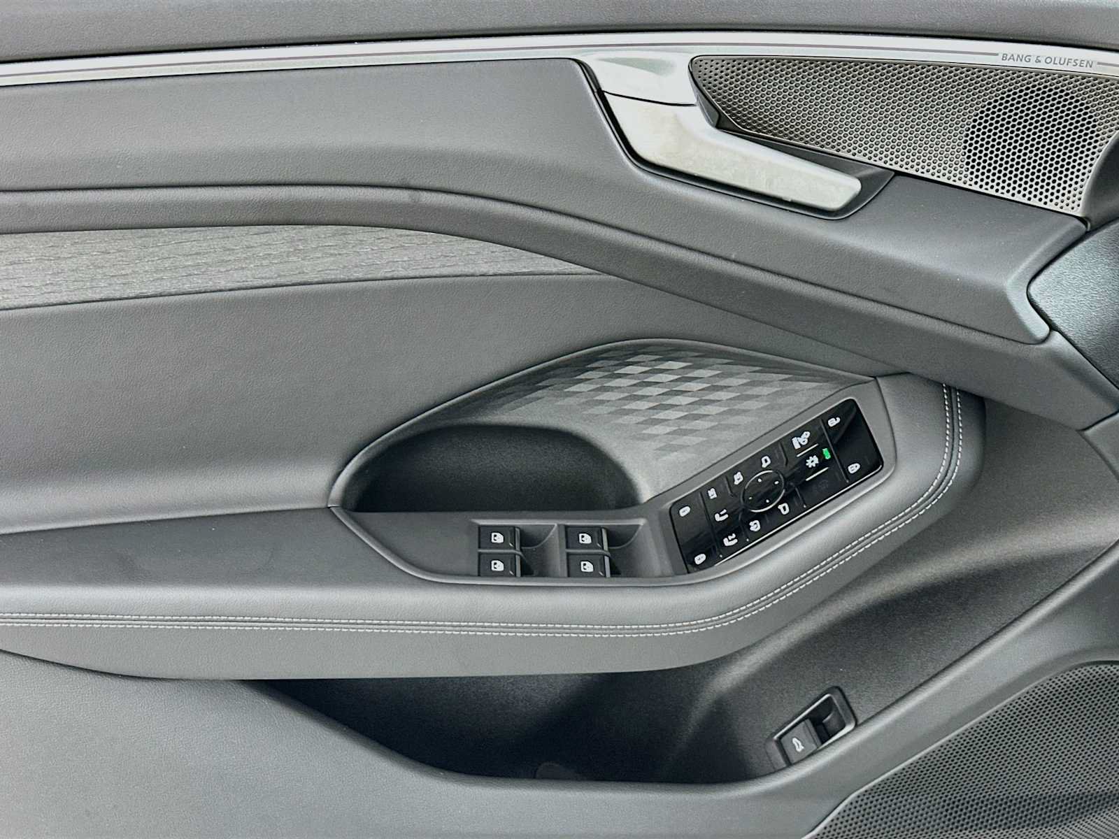 New 2026 Audi A6 Premium Plus AWD/4WD image 16