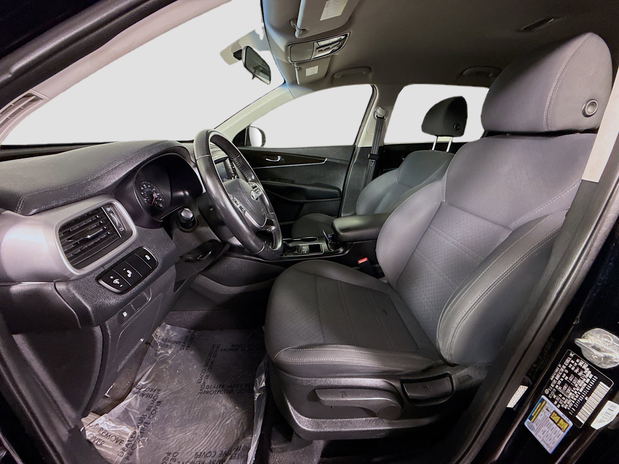 Used 2020 Kia Sorento LX image 17