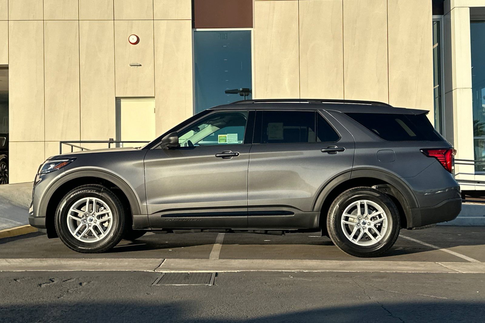 New 2026 Ford Explorer Active w/ Active Comfort Package image 6
