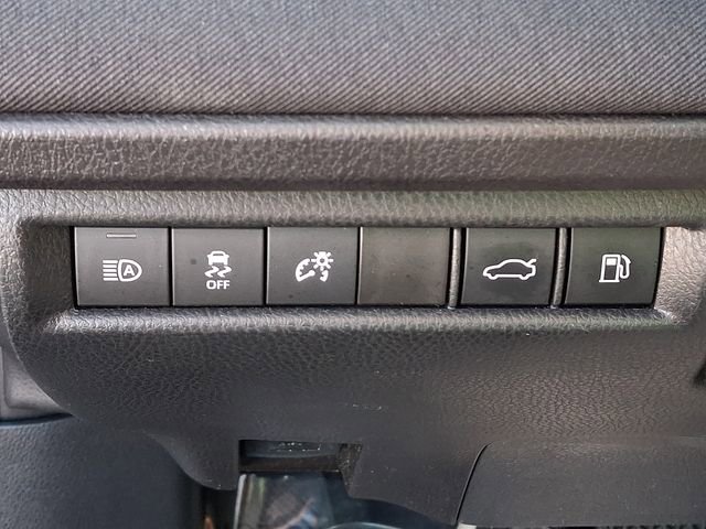 Used 2025 Toyota Camry LE image 30